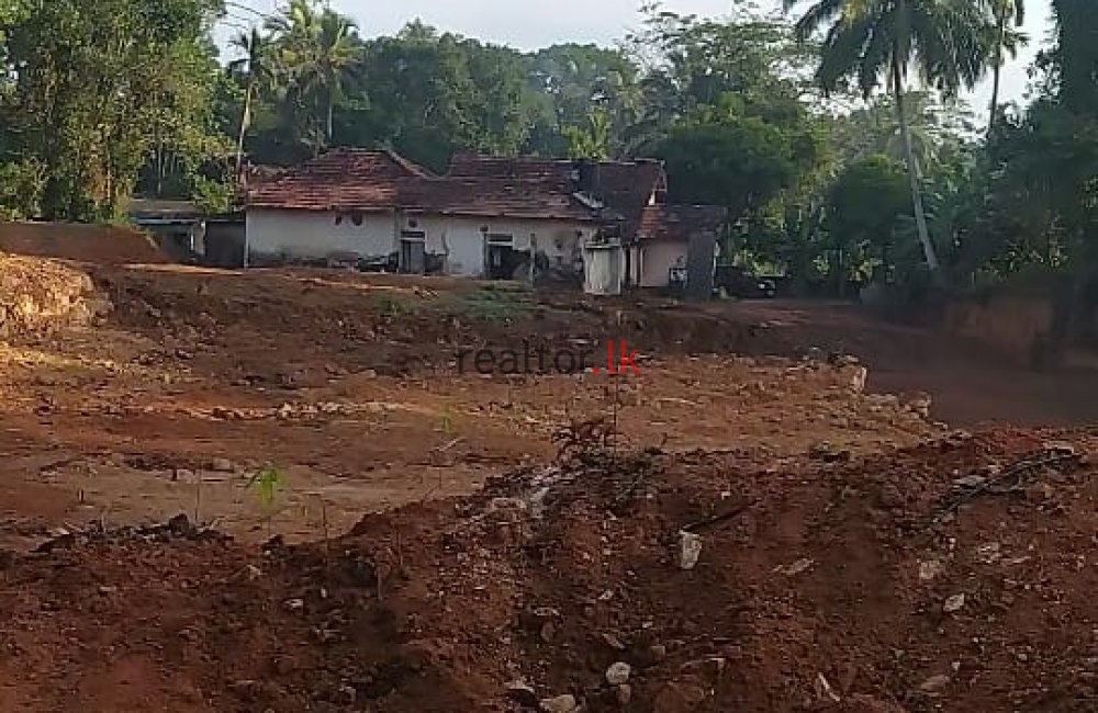 Land At Horana - Padukka Main Road