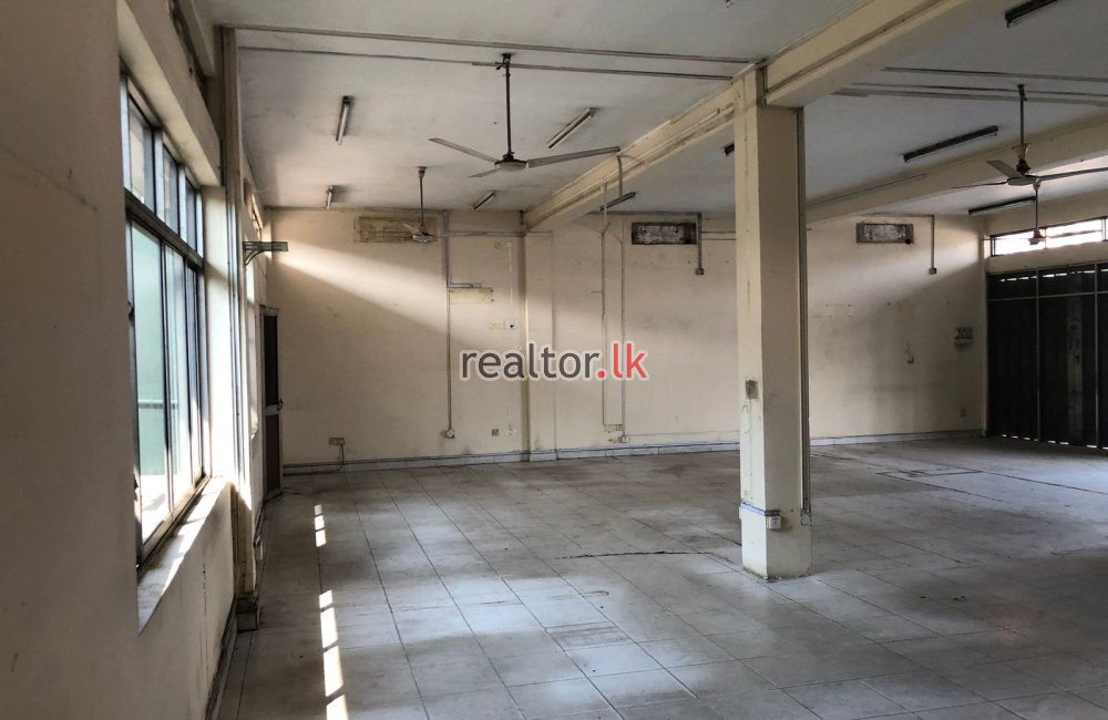 Facing Kandy Rd Building For Sale At Kelaniya