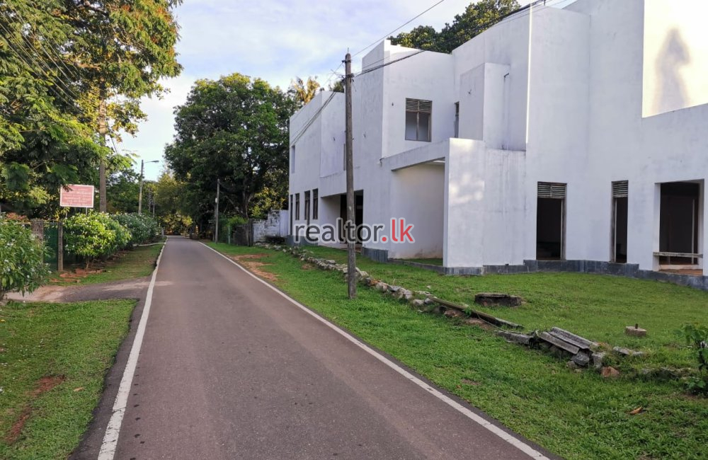 Luxury Villa For Sale In Battaramulla
