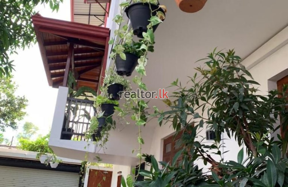 3 Storied House For Sale In Colombo 05