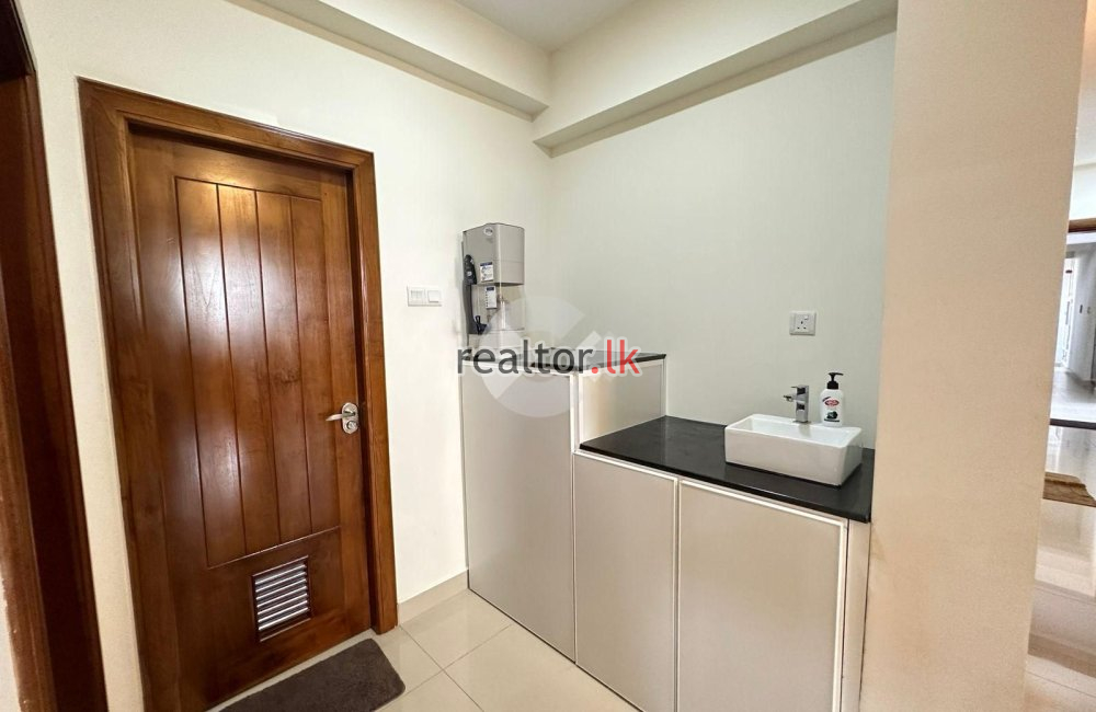 Furnished 4 BR Apartment For Rent In Colombo 04
