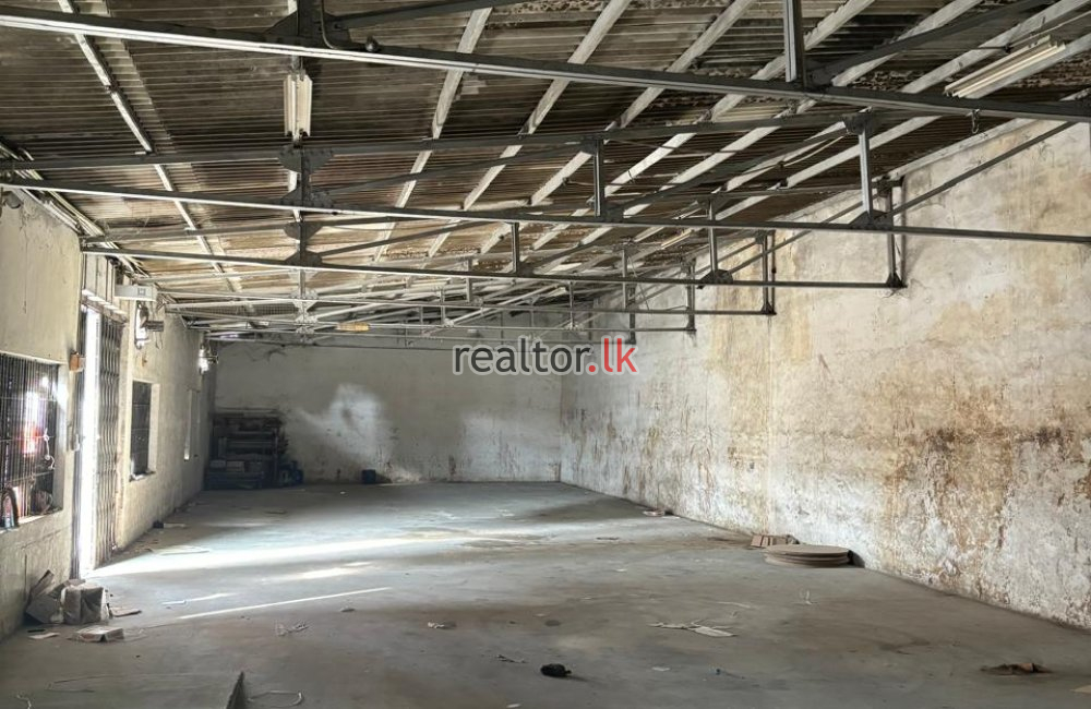 Warehouse For Sale At Mattakkuliya