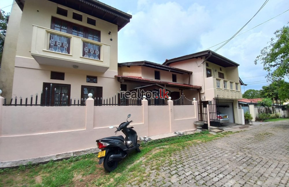 Battaramulla Thalahena Two Storied House For Rent