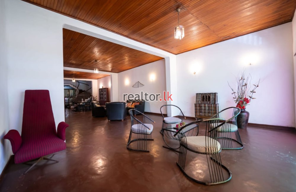 Two-Story House With Annex In Alwis Pl Colombo 13