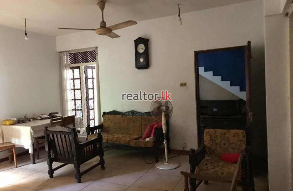 House For Sale At Mugalan Road Colombo 06