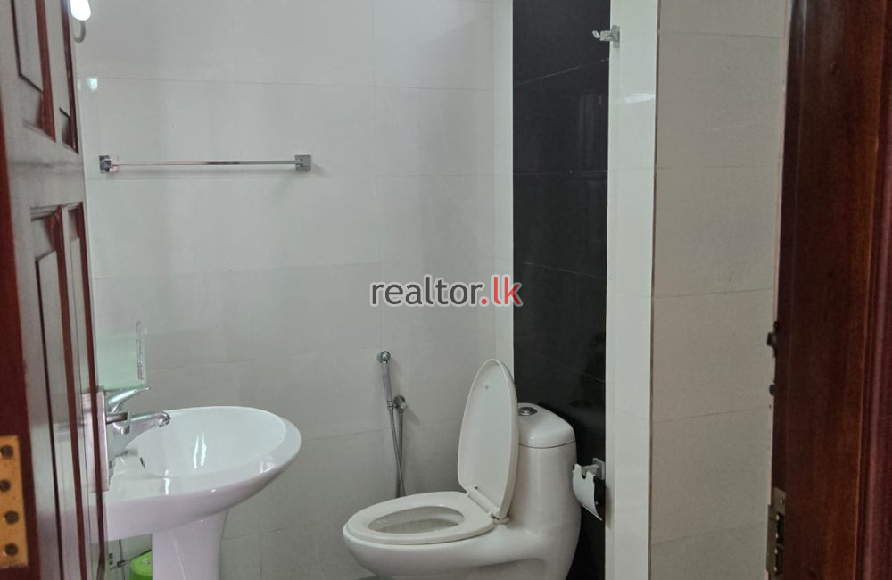 Three Bed For Sale In Mount Royal Residencies