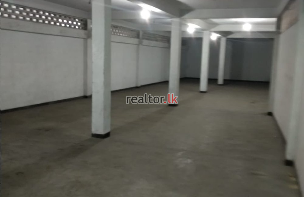 Warehouse For Rent At New Moor St Colombo 12