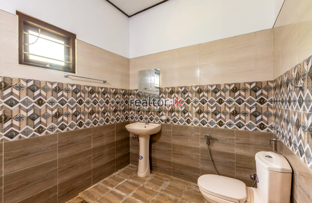 Villa For Sale At Pitiwella