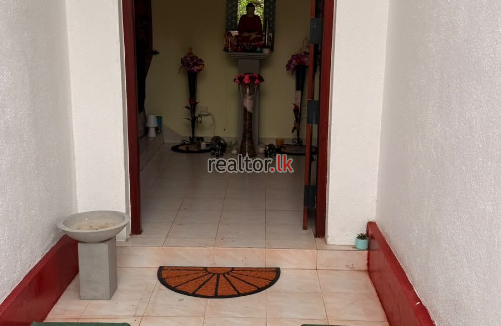 House For Sale In R C Church Rd Battaramulla