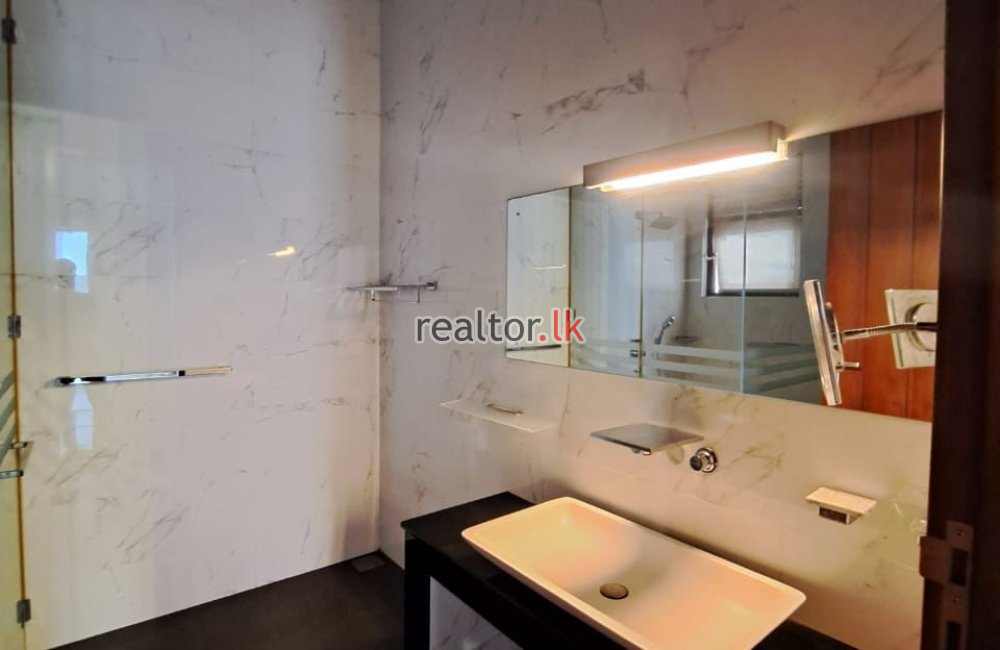Luxury 4 Bedrooms House for Rent in Colombo 3