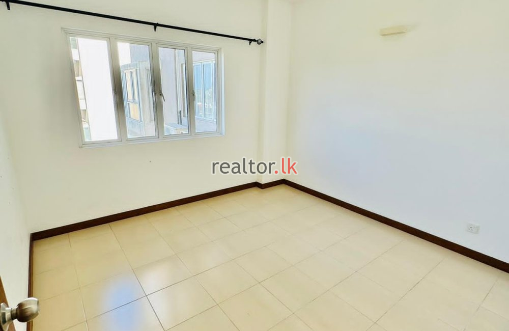 Charming Three Bed At Orchid Apartment II Malabe