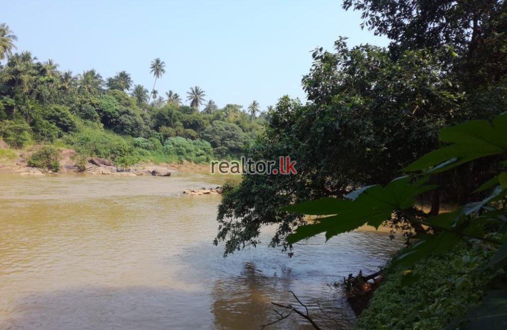 Facing Maha Oya Negombo Land For Sale