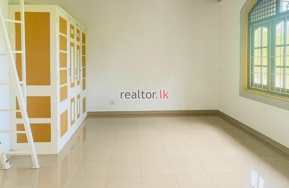 House For Sale In Kalapaluwawa Rajagiriya