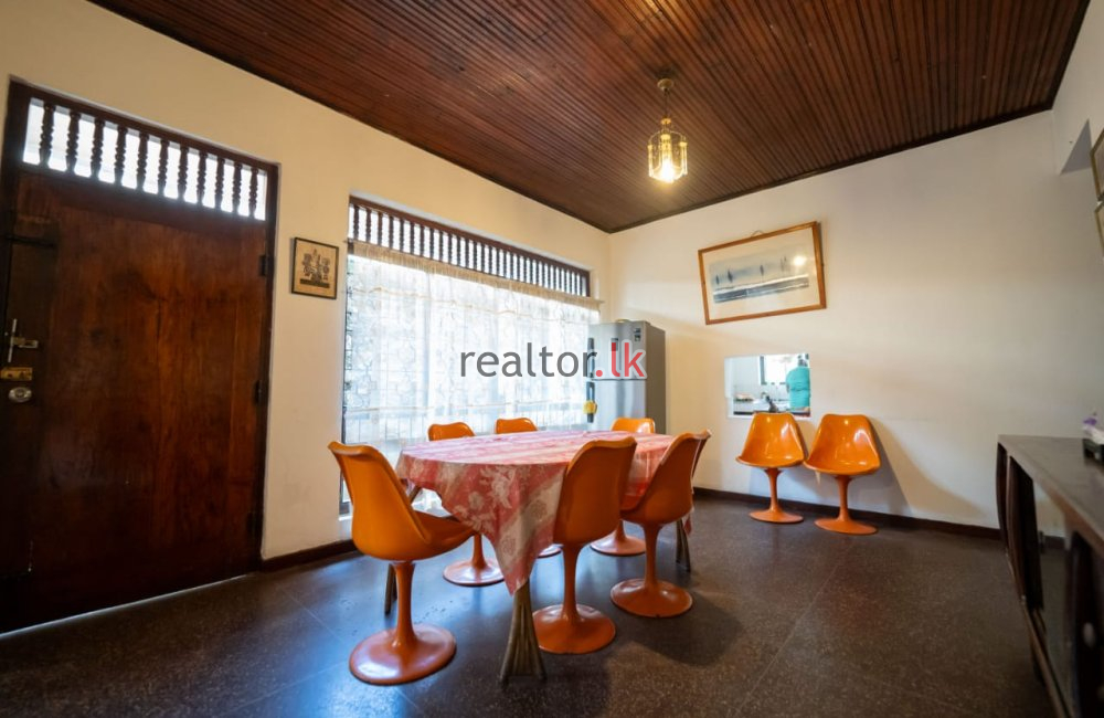 Two-Story House With Annex In Alwis Pl Colombo 13