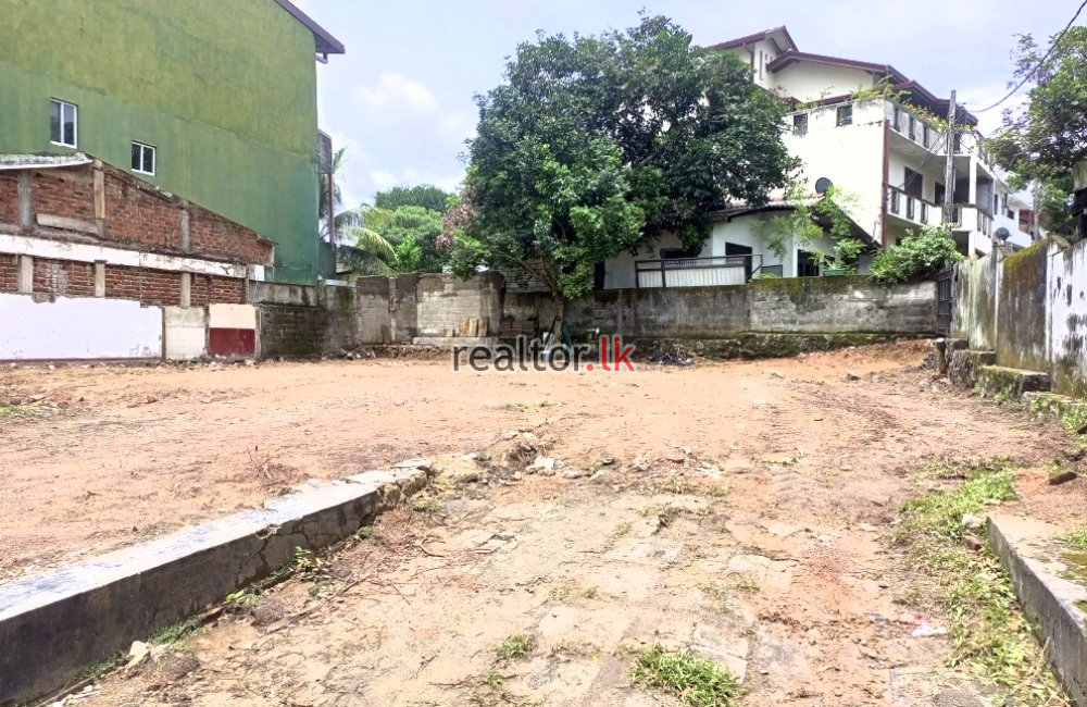 Facing Thalawatugoda Main Rd Land For Sale