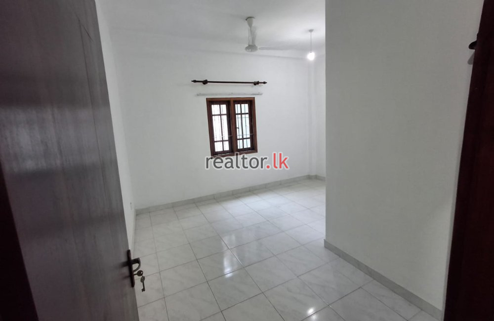 House For Sale At Off Kirulapone Rd Colombo 05