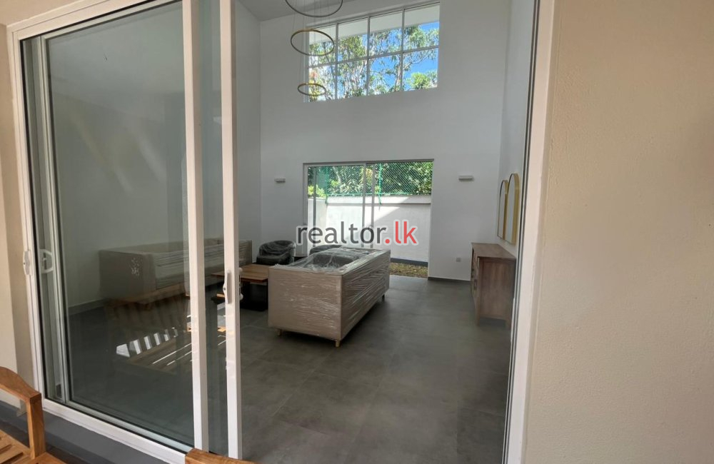 Lakefront Villa For Rent At Paraththa Rd Panadura