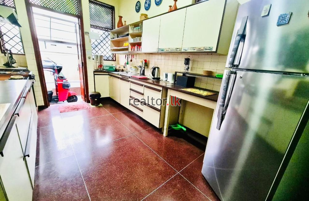 Three Bed House For Rent In Colombo 03