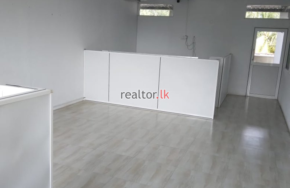 Warehouse For Sale In Kuruwita