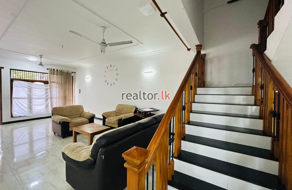 Two Storied House For Sale In Colombo 04
