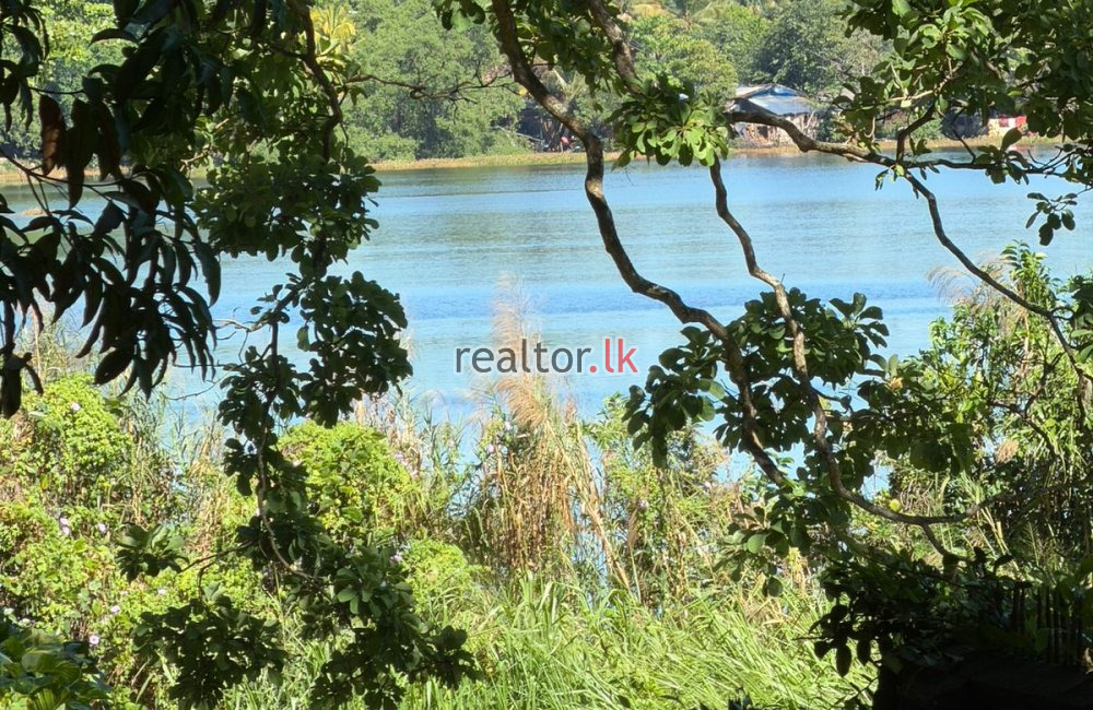 Lakefront Land For Sale With House In Moratuwa