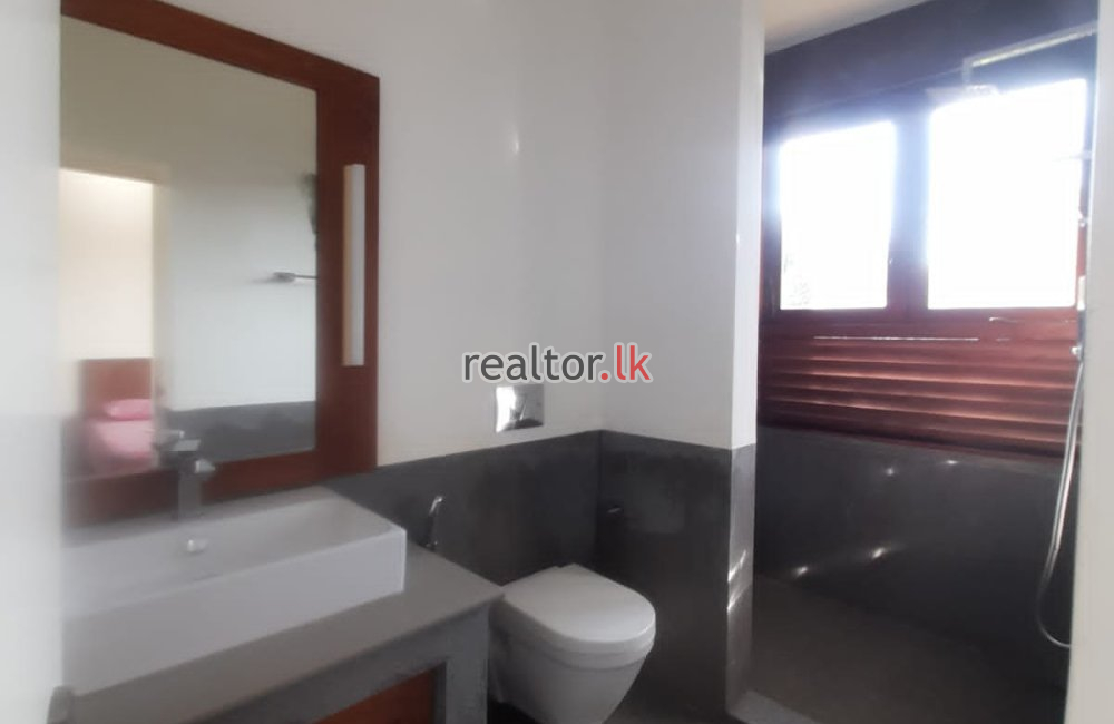 Three Bed For Rent At St.Peter\'s Pl Colombo 05