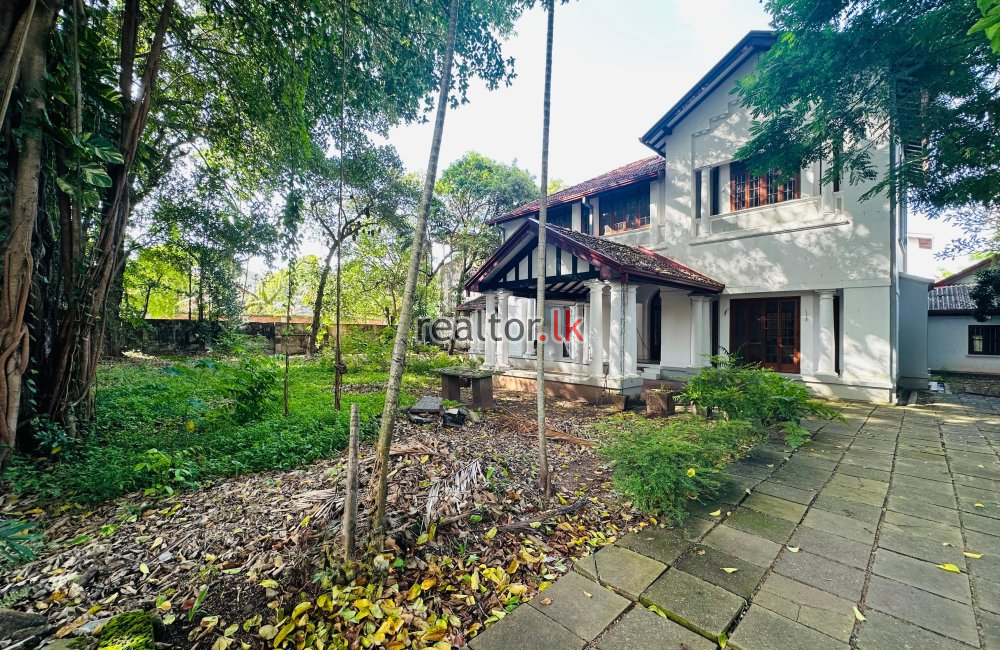 Grand Colonial House For Rent In Colombo 03