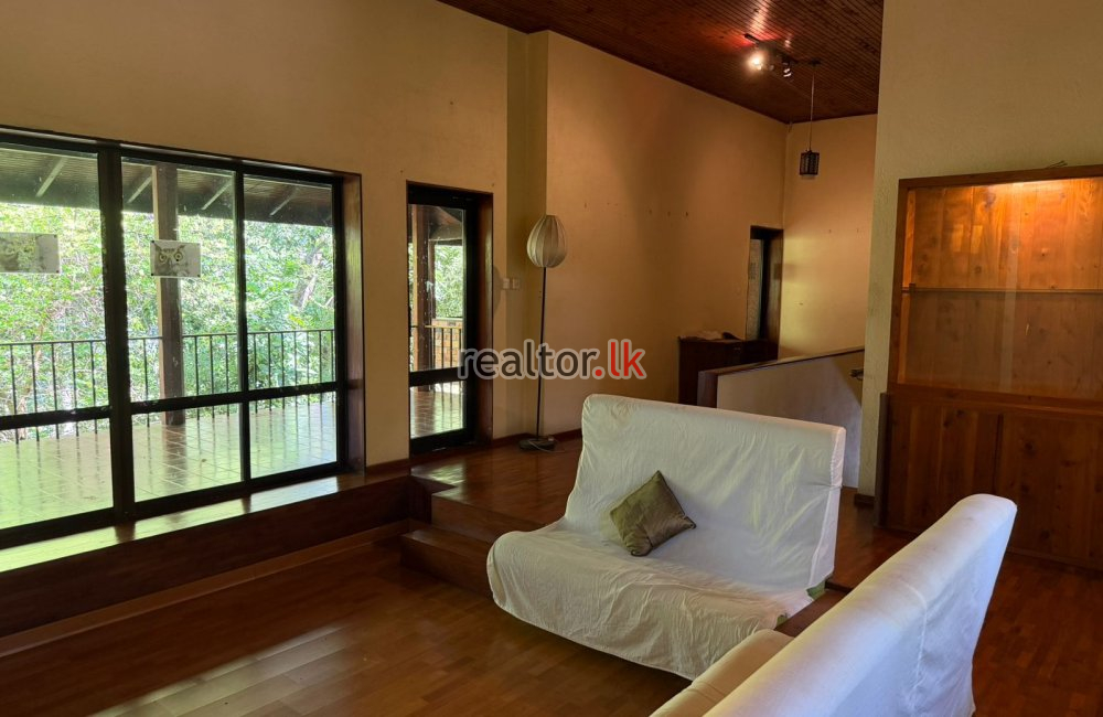 Lakefront Land For Sale With House In Moratuwa