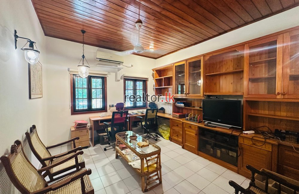 Characterful House For Rent In Colombo 05