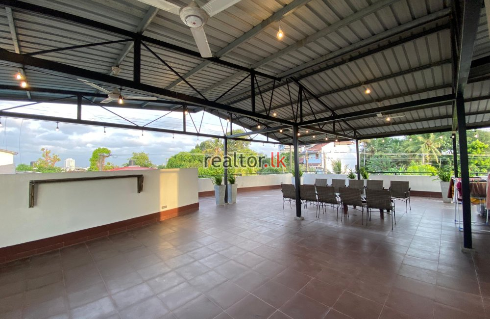 Luxury House For Sale In Nawala Koswatte