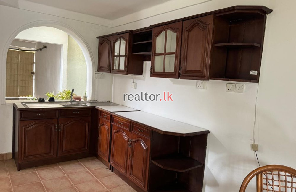 Two Story House In Rampart Rd Ethul Kotte