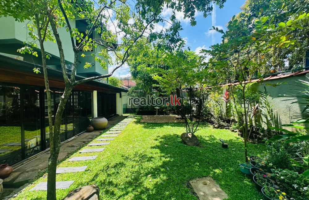 Characterful House For Rent In Colombo 05