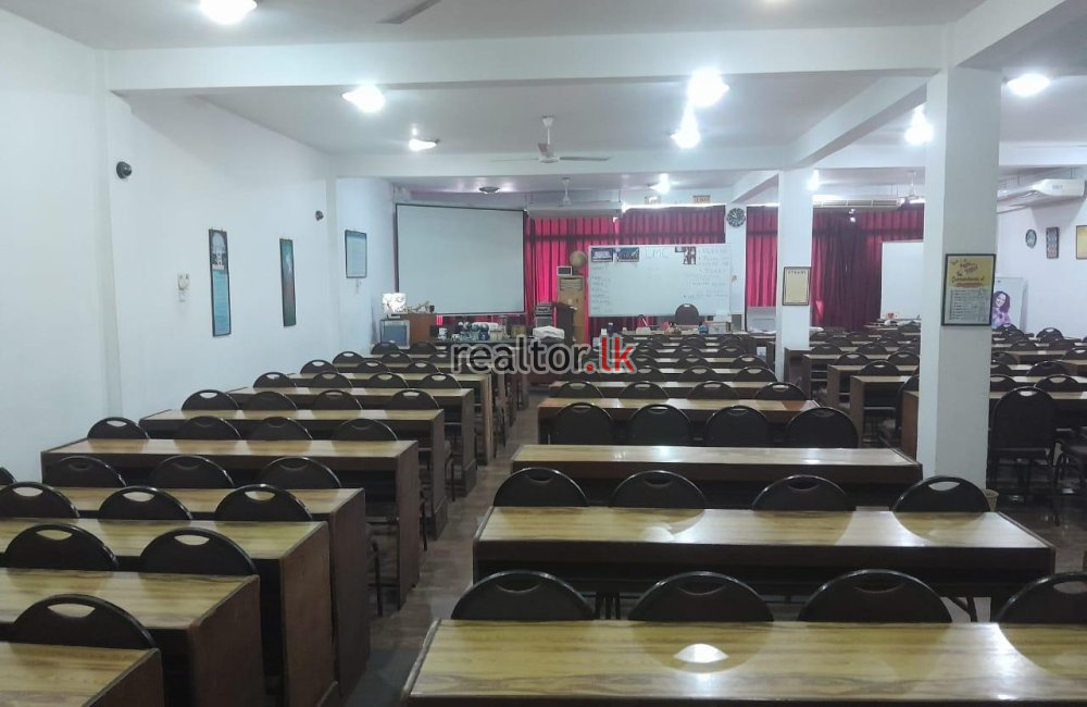 Building For Sale At Arthur\'s Place Colombo 04