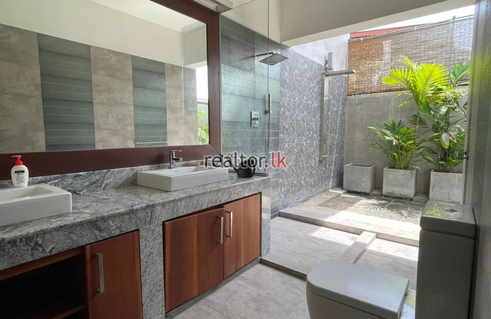 House For Rent At Polhengoda Rd Colombo 05