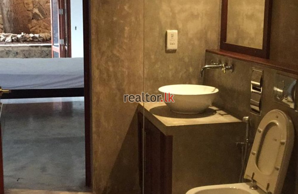 Luxury House For Rent Off Akuregoda Rd Pelawatta