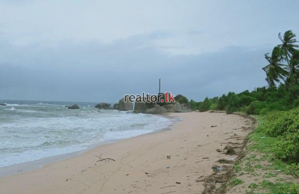 Beach Facing Land At Balapitiya