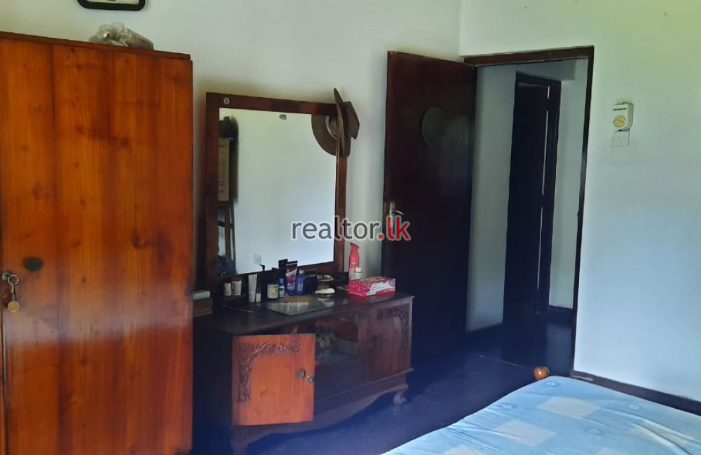House For Sale At Parliament Rd Battaramulla