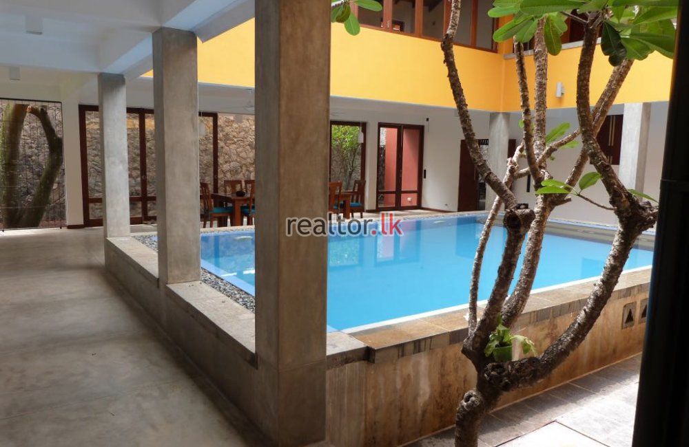 Luxury House For Rent Off Akuregoda Rd Pelawatta