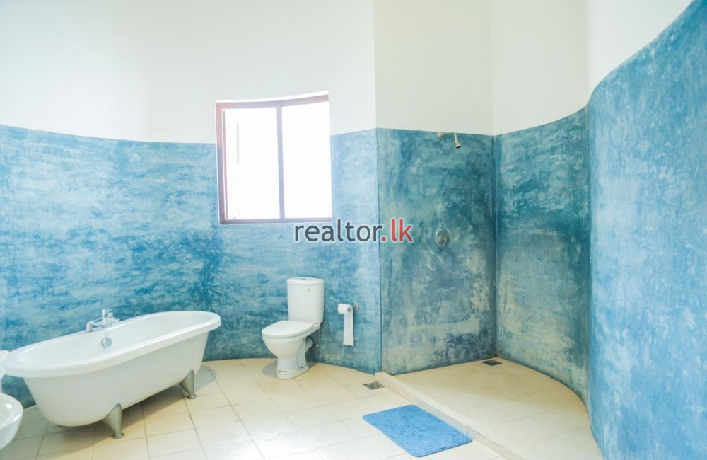 Two Story House In Robert Gunawardena Mawatha