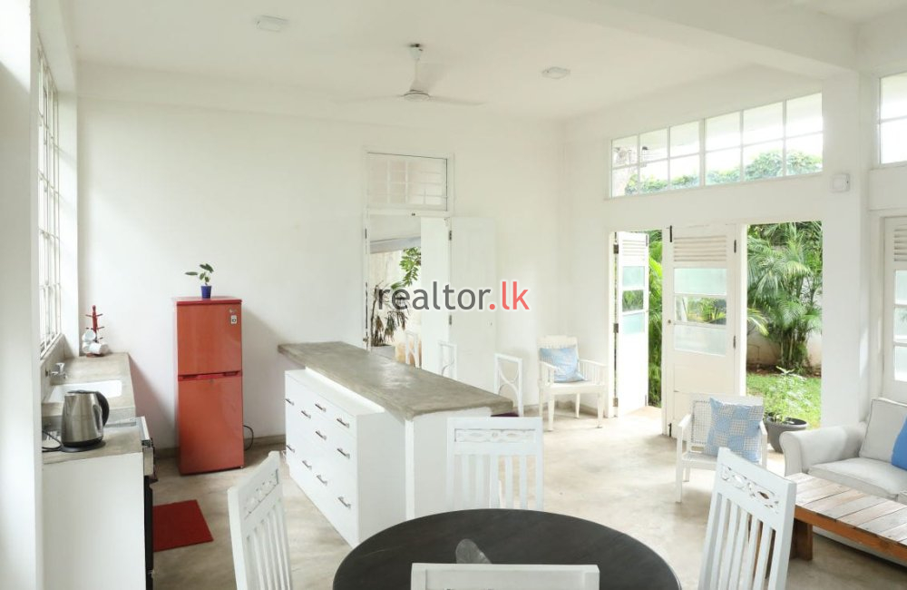 Characteristics House For Rent In Colombo 08