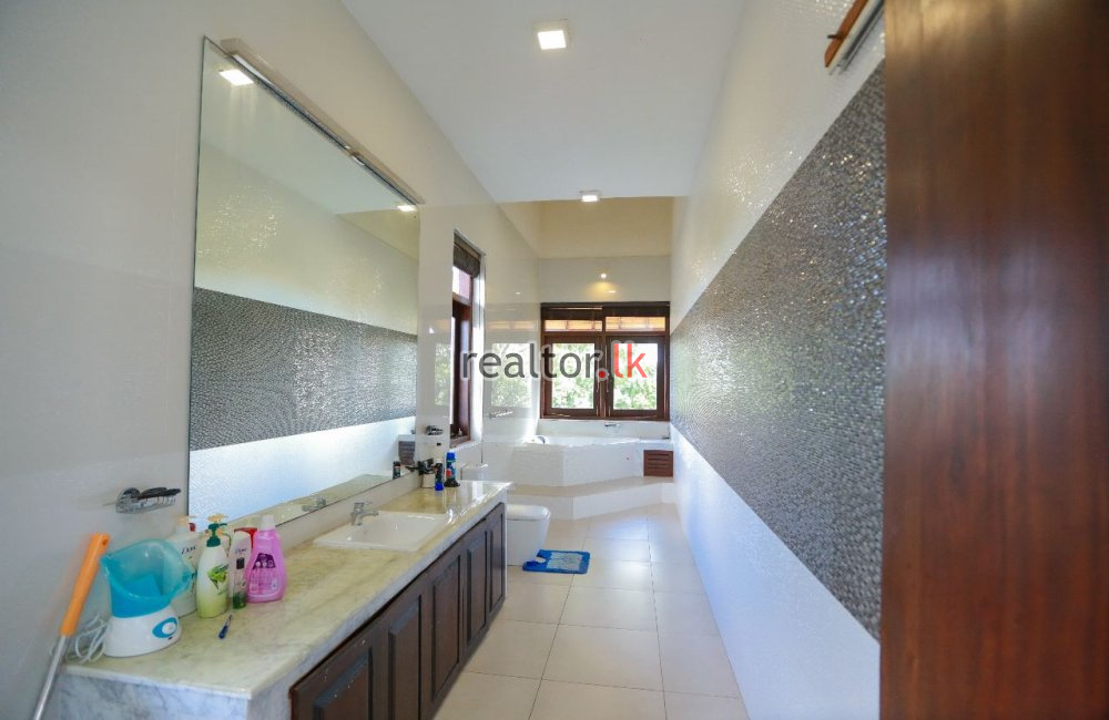 Luxury House For Sale In Pagoda Rd Nugegoda