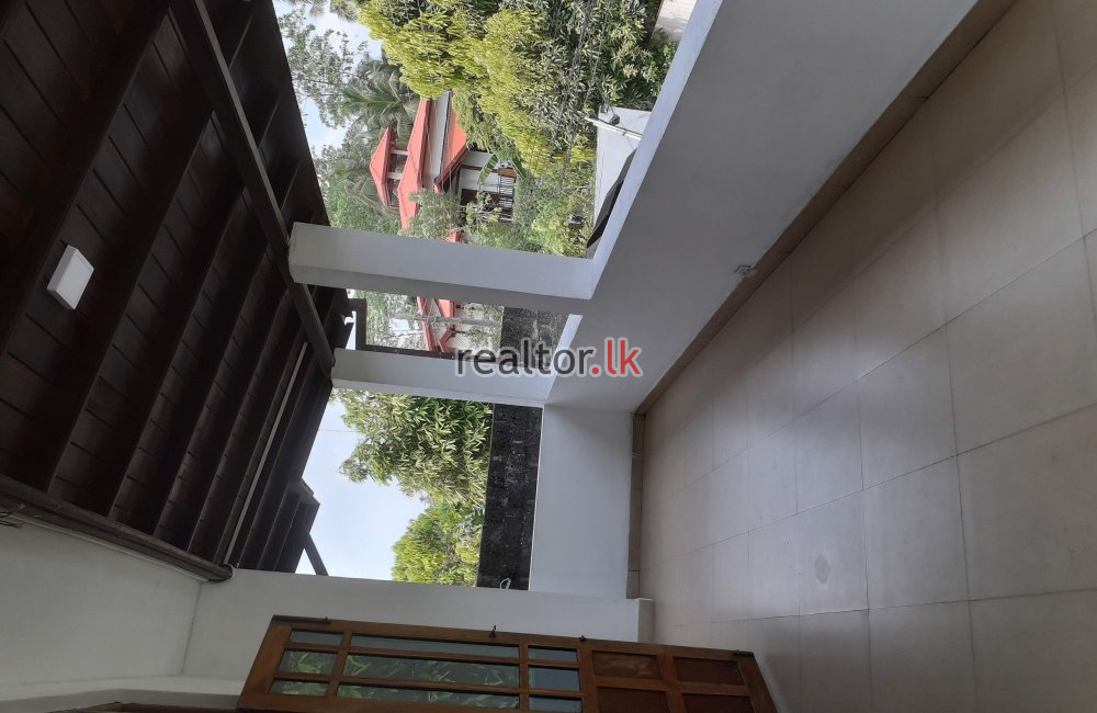 4-Bed Luxury House for Sale in Kaduwela