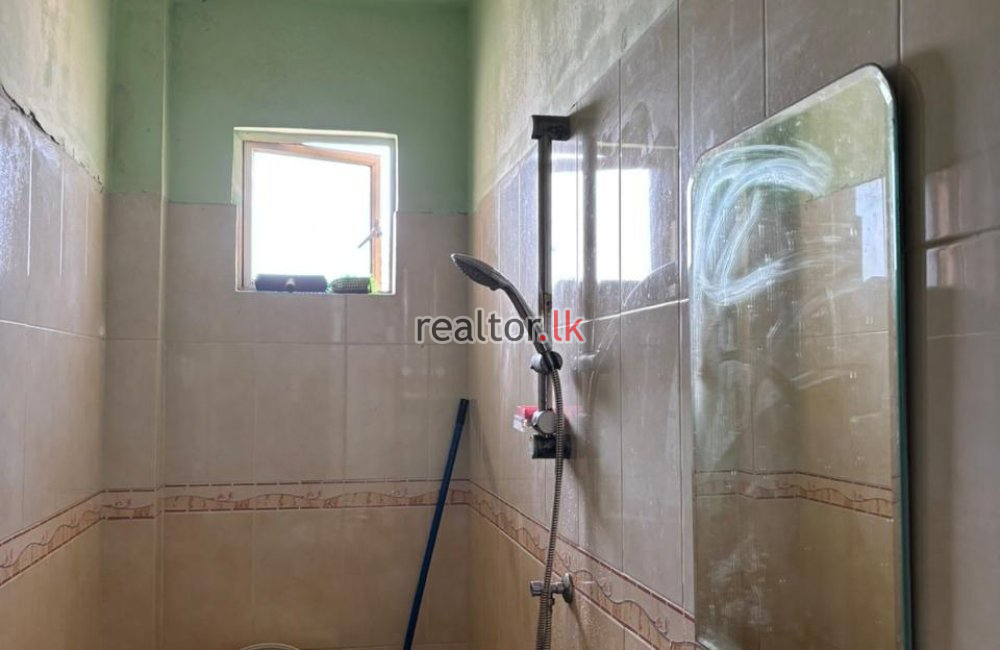 Three Bed For Sale At 37th Lane Colombo 06