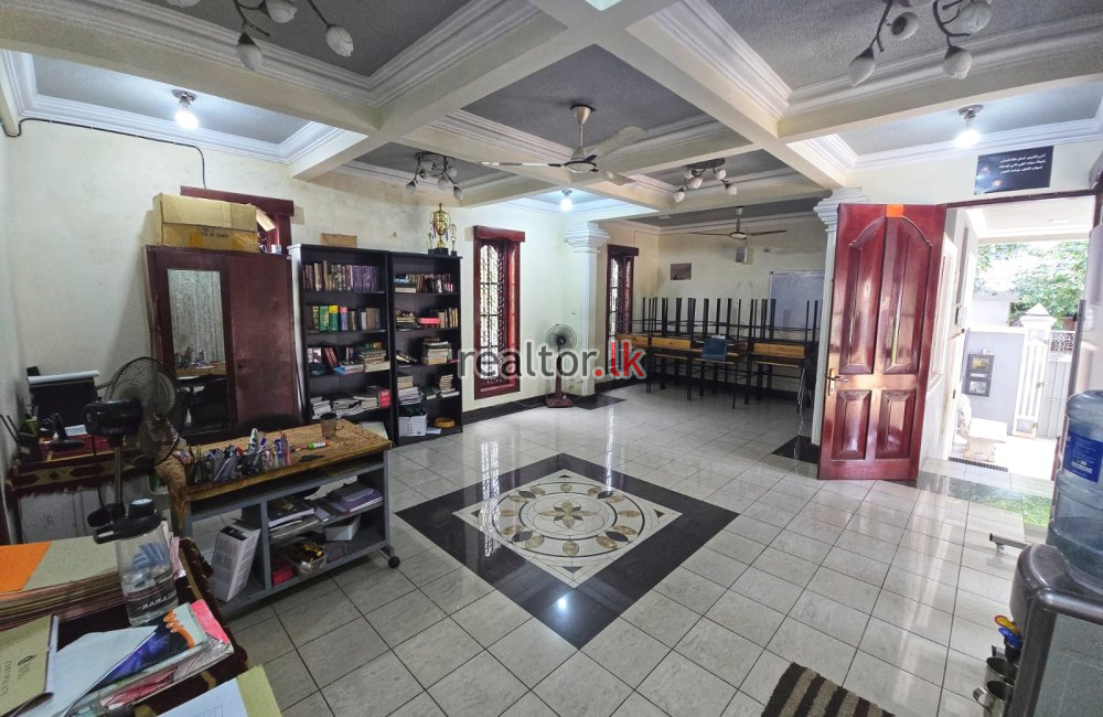House For Sale In 32nd Lane Colombo 06
