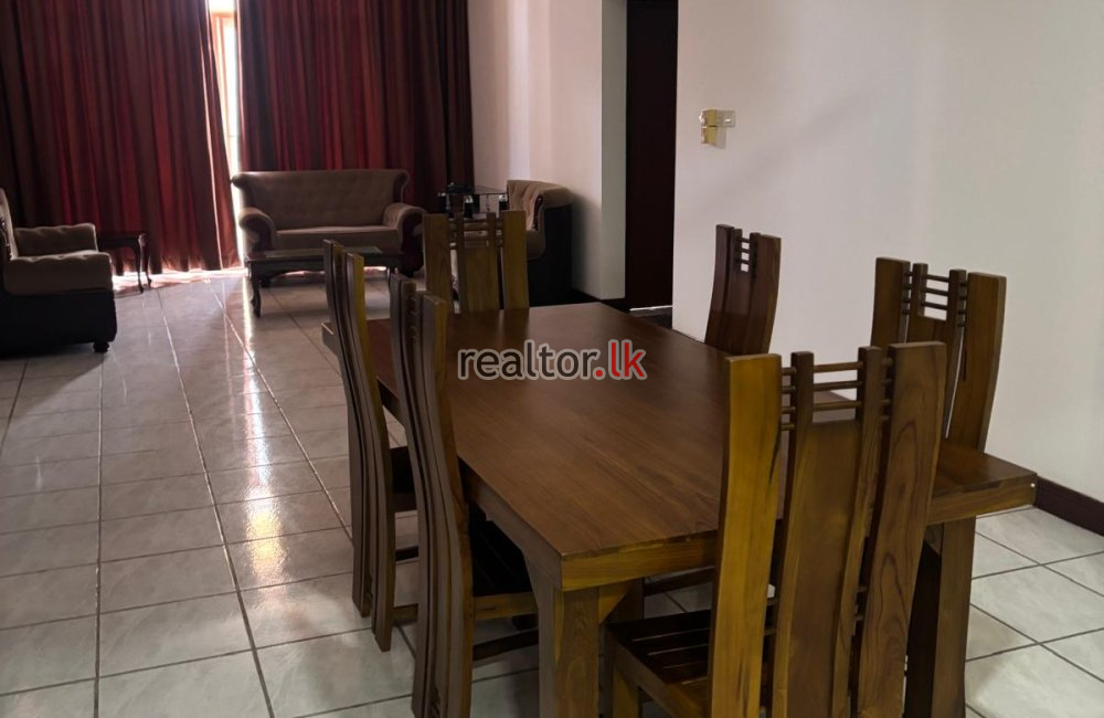 Three Bed For Sale At Queen\'s Court Apartments