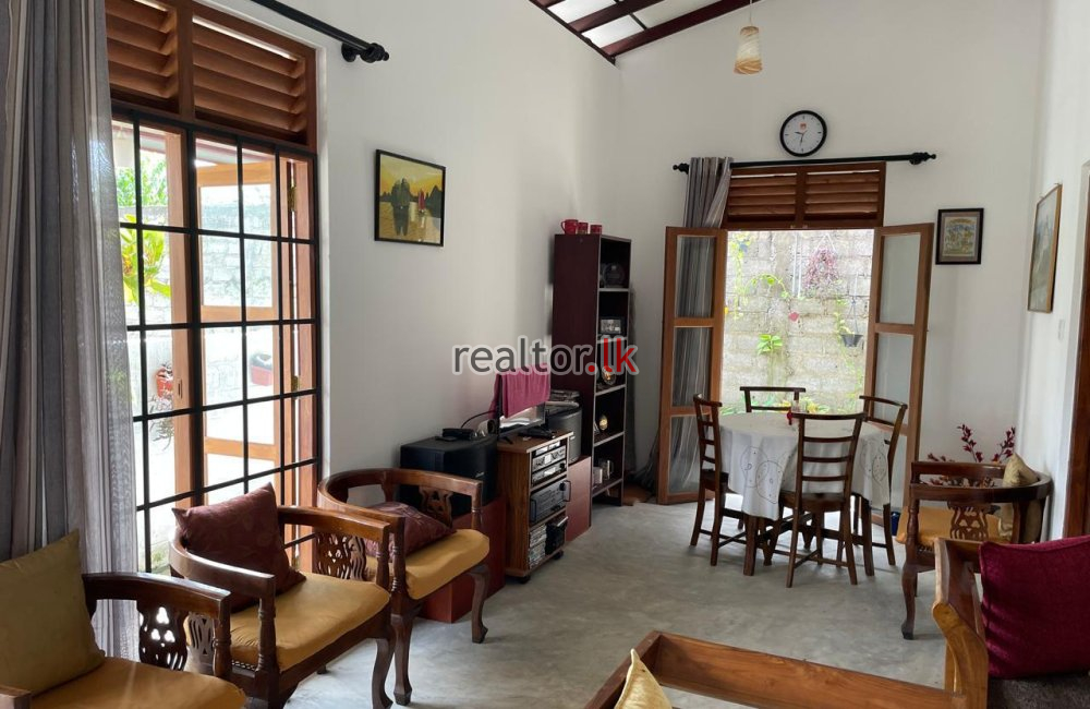 House For Sale At Akkarapanaha Negombo