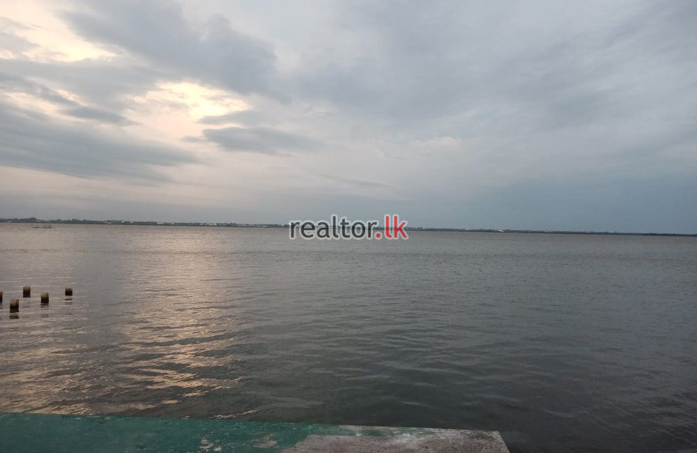 Lagoonfront Land In Dungalpitiya Negombo