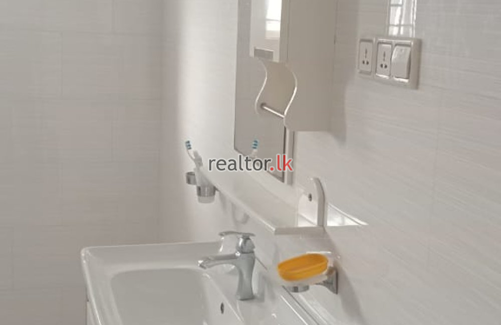 Two Story House For Sale At Railway Ave Nugegoda