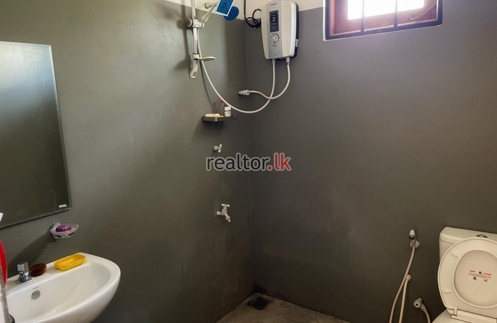 House For Sale At Akkarapanaha Negombo