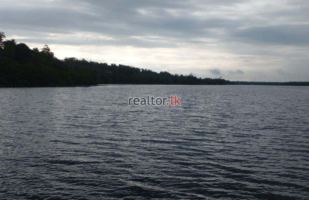 Facing Bolgoda Lake Land For Sale